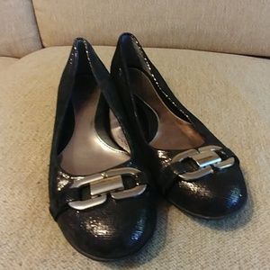 Super cute black shimmery flats!